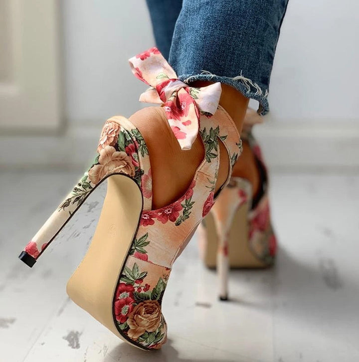 Women's - Stylish Buckle Me In Heel Sandal - Elegant Design - Comfortable Fit - Trendy Summer Footwear