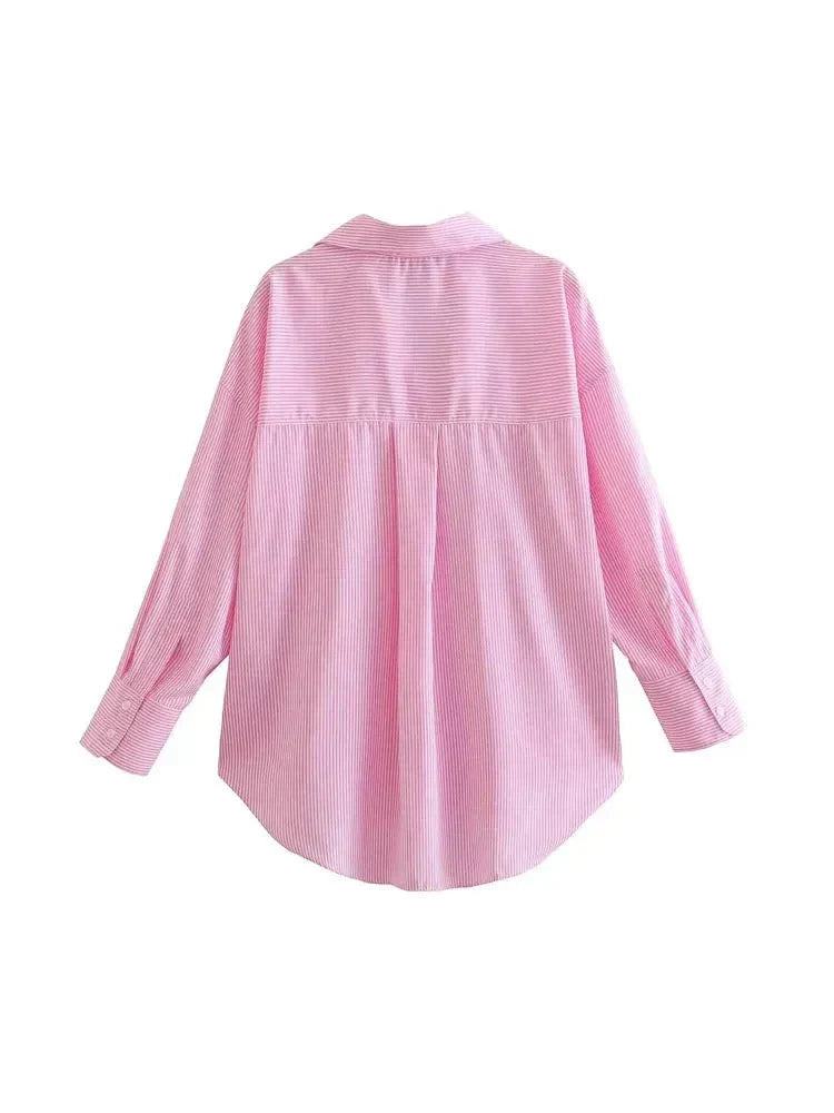 Striped, loose-fitting women's shirt: long-sleeved button blouse with pocket