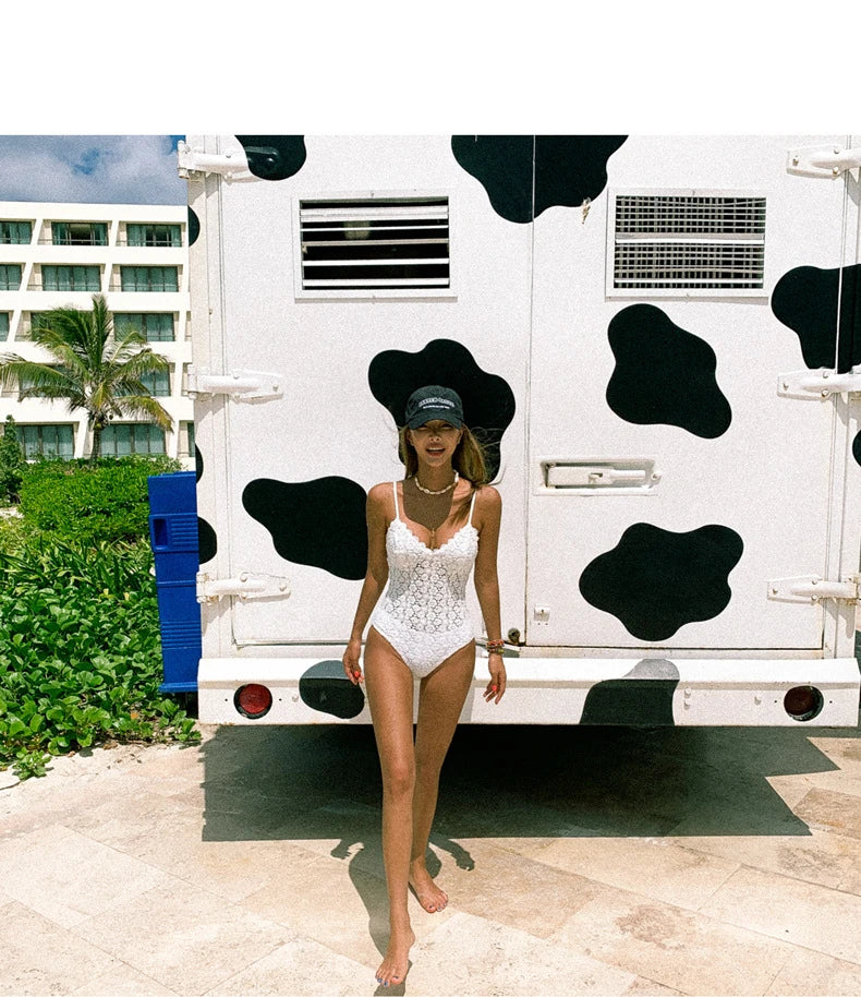 Saskia™ - One-piece swimming costume with floral embroidery