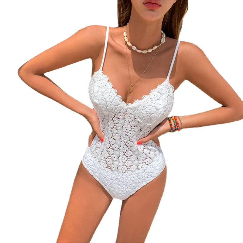 Saskia™ - One-piece swimming costume with floral embroidery