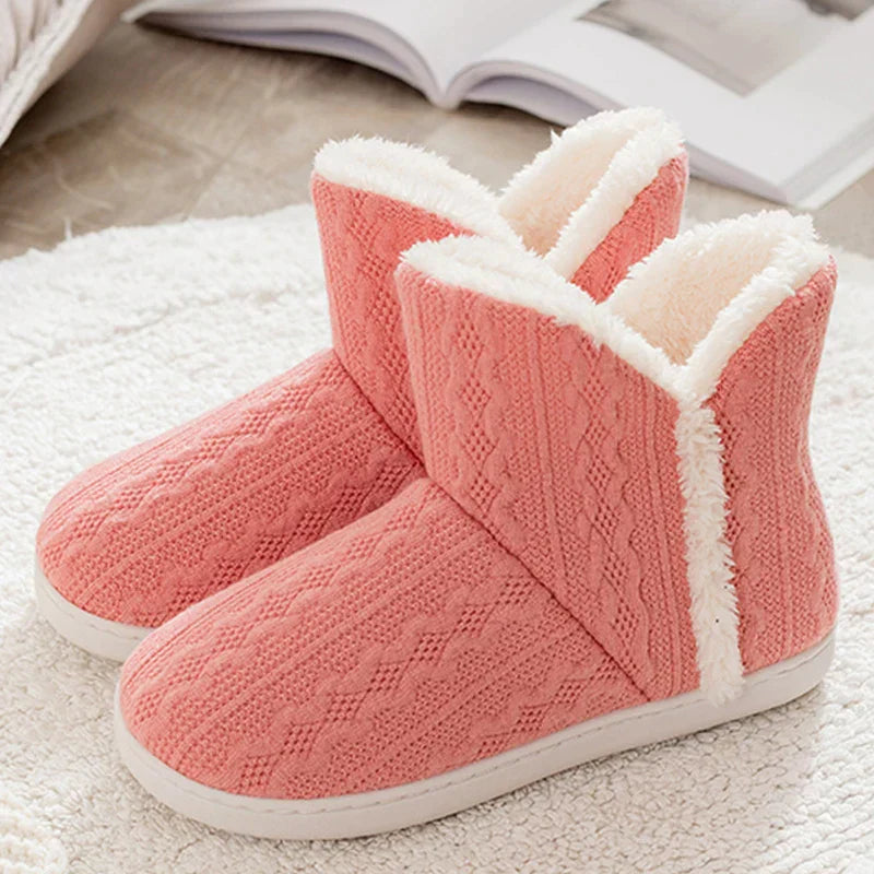 Knitted slippers with faux fur and soft sole