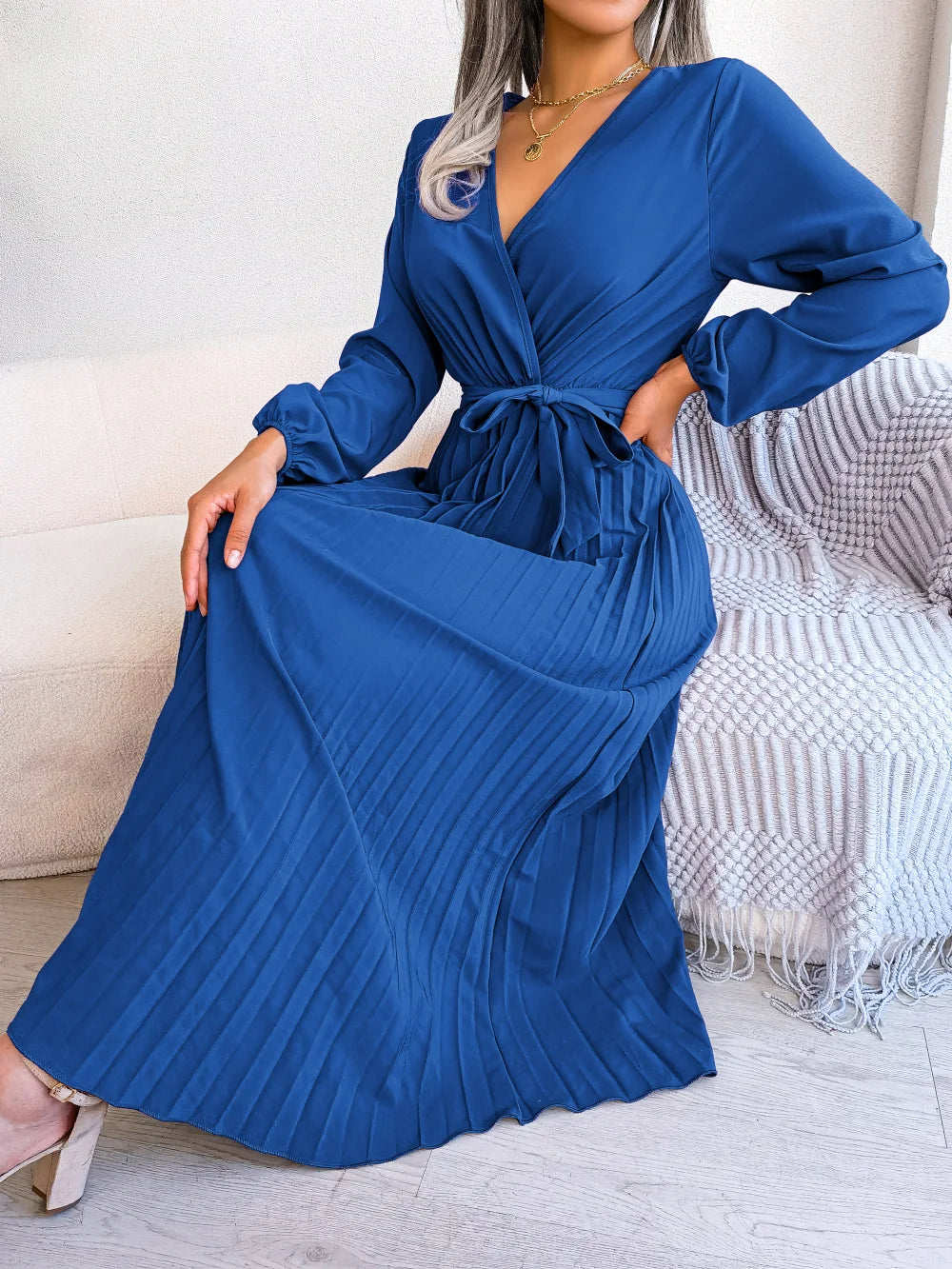 Ladies V-neck pleated maxi dress long sleeve