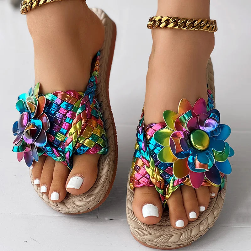 Flat casual shoes with braided floral pattern