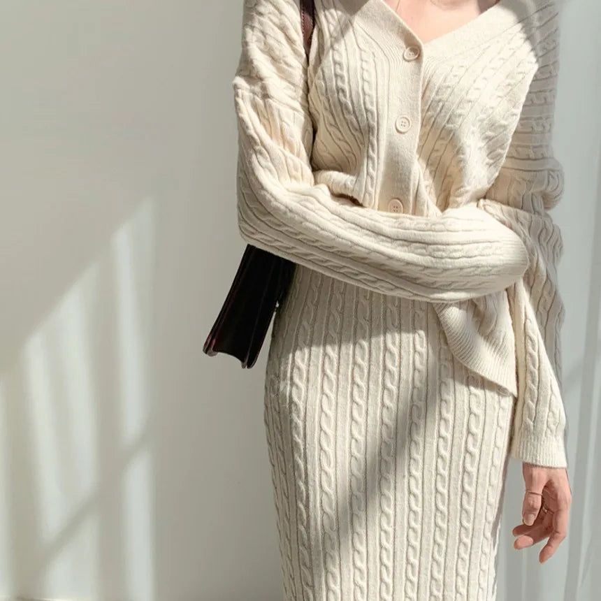 Ethereal elegance: Sleeve coats & V-neck jumper set