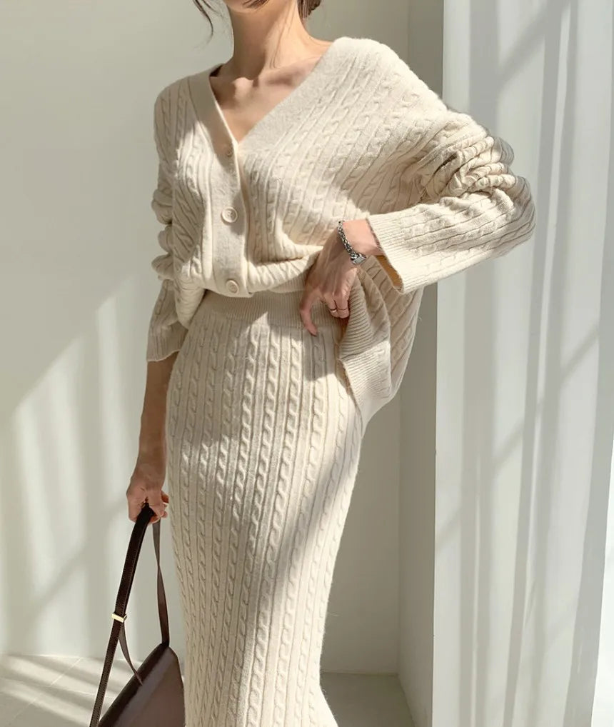 Ethereal elegance: Sleeve coats & V-neck jumper set