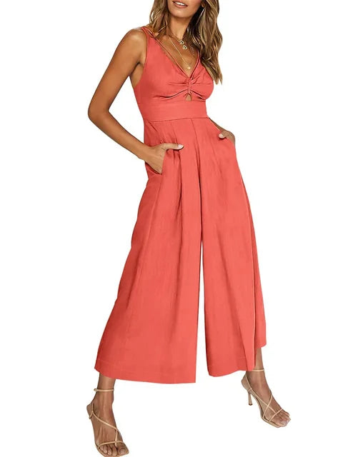 Elegant sleeveless jumpsuit with wide leg