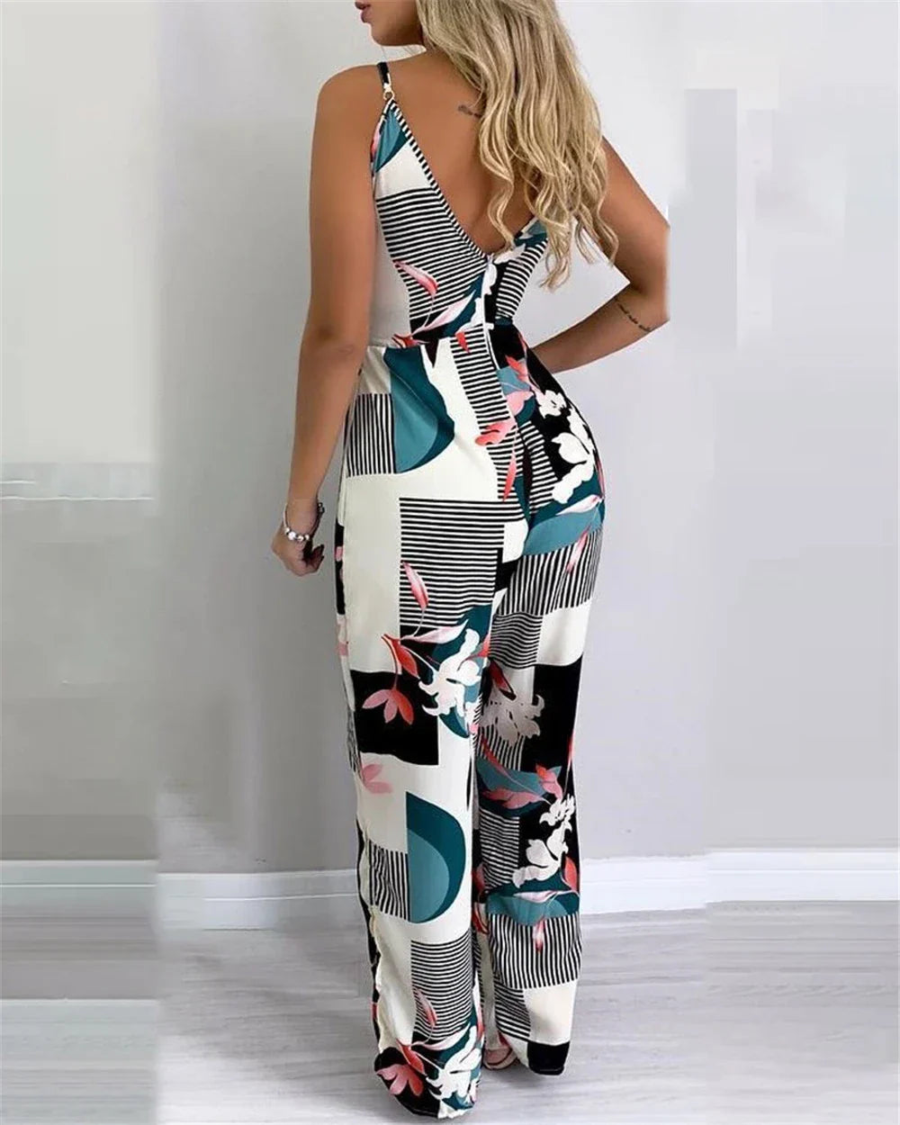 Printed jumpsuit with floral pattern