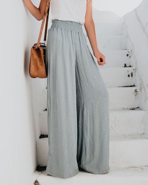 Women's - Lightweight Floral Trousers - Breathable Fabric - Stylish and Comfortable Everyday Wear