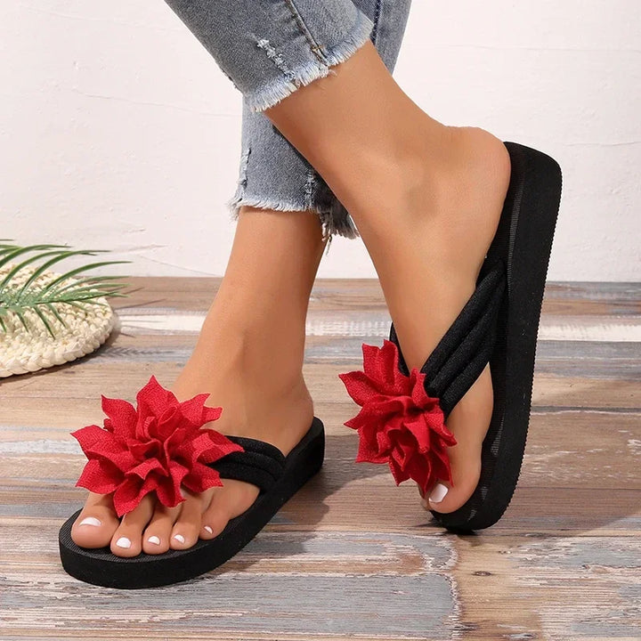 Fashionable women's wedge sandals with floral pattern