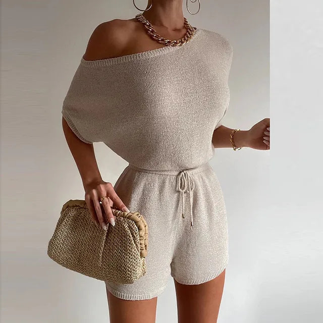 Anais - Shoulder-hugging romper