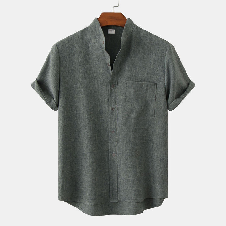 Men's short-sleeved shirt with turn-ups