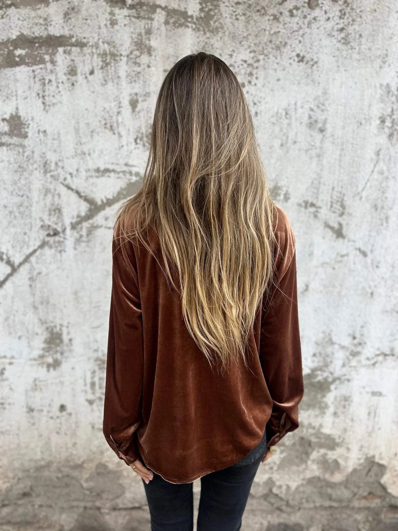 Women's - Velvet Shirt - Soft & Luxurious Fabric - Stylish Top for Every Occasion