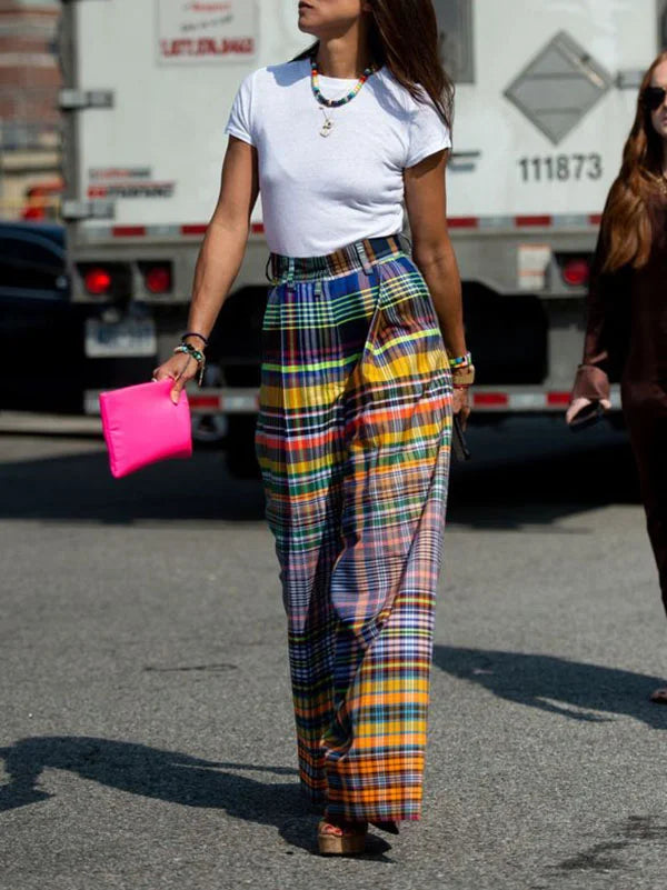 Printed trousers in checkerboard pattern