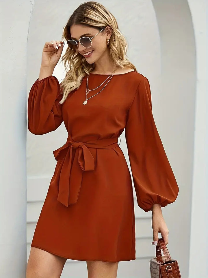 Round Neckline and Belt and Elegant Dress With Lantern Sleeves