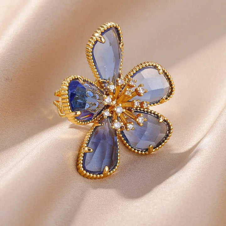 Statement ring with crystal flower