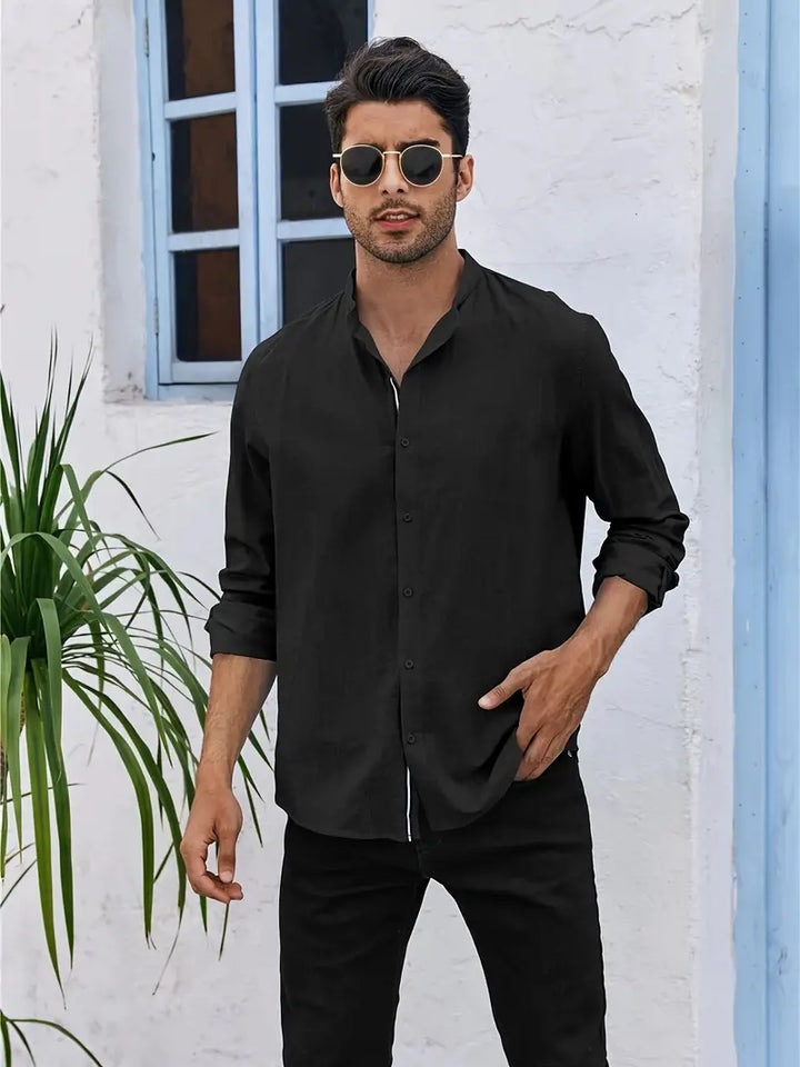 Casual, slightly stretchy, breathable long-sleeved shirt with buttons