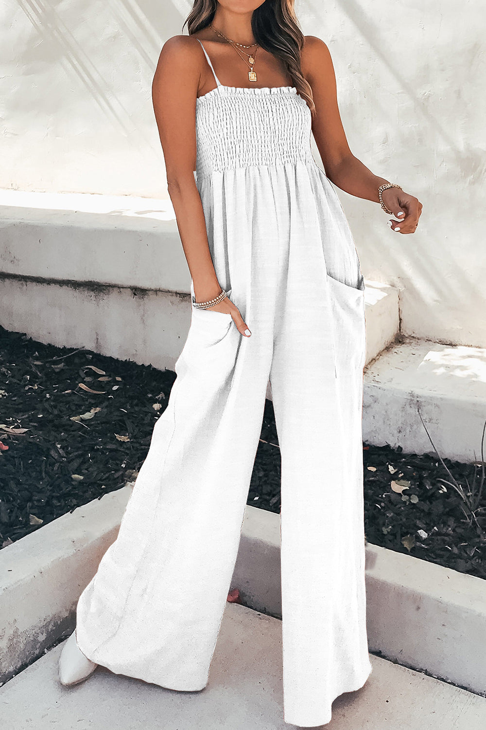 Women's - Sleeveless Summer Jumpsuit - Functional Pockets