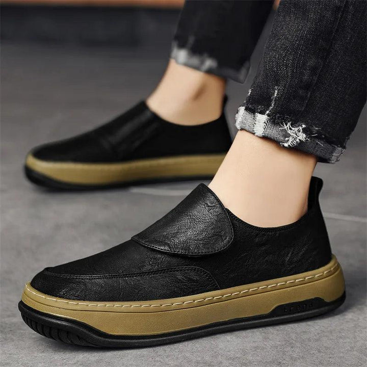 Casual slip-on shoes with contrast sole