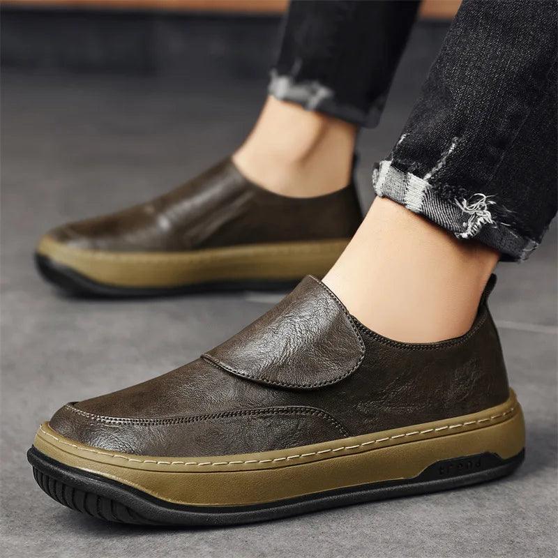 Casual slip-on shoes with contrast sole