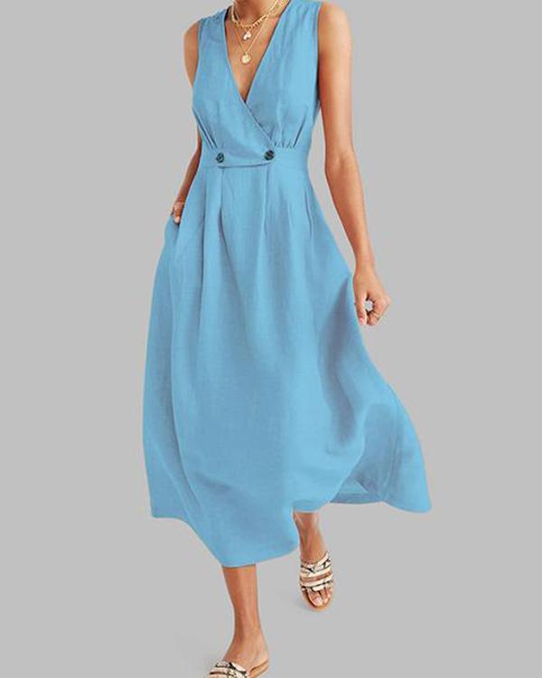 Pleated dress with V-neckline