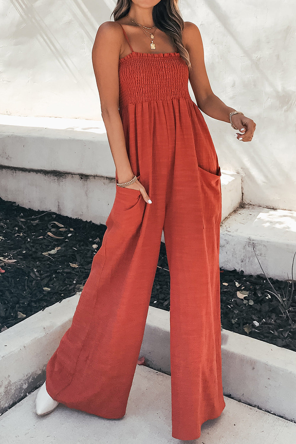 Women's - Sleeveless Summer Jumpsuit - Functional Pockets