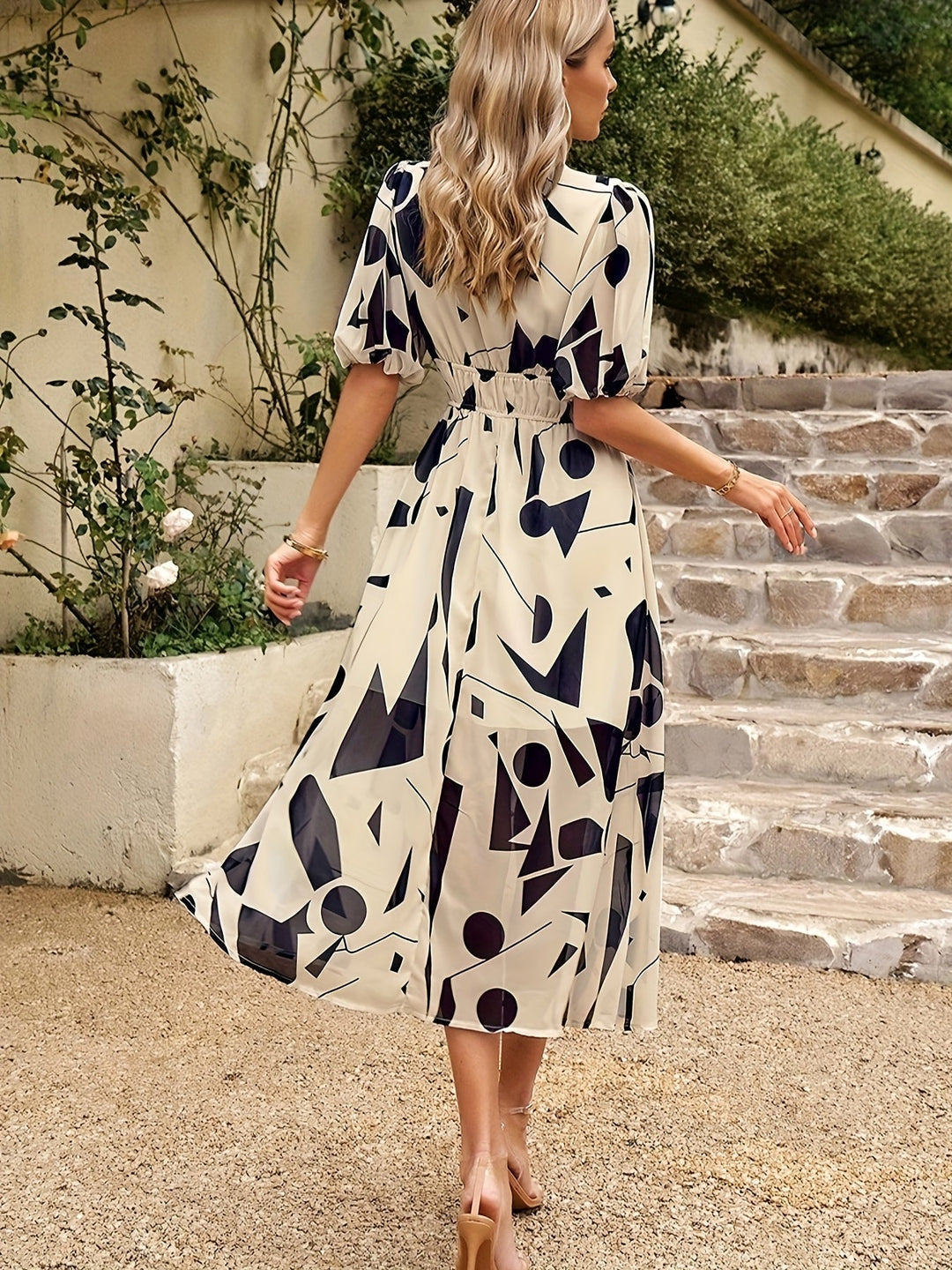 Women's - Feminine Summer Dress - Fitted, Long, V-neck, Printed, Airy - Perfect for Warm Weather Style