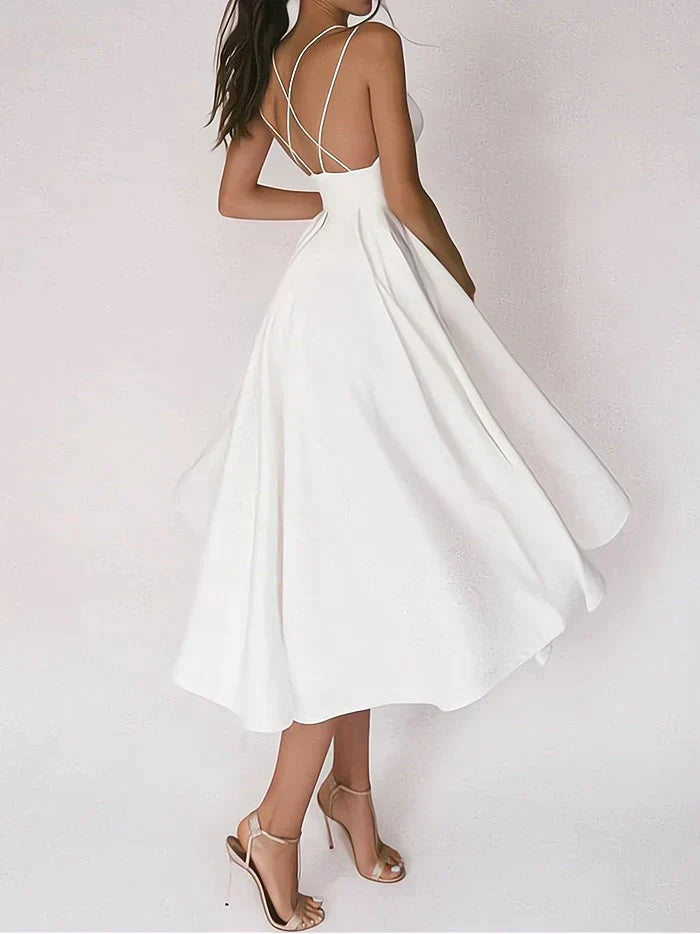 Elegant dress with V-neckline