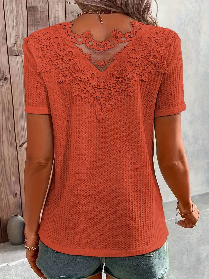 T-shirt with contrasting lace and round neckline