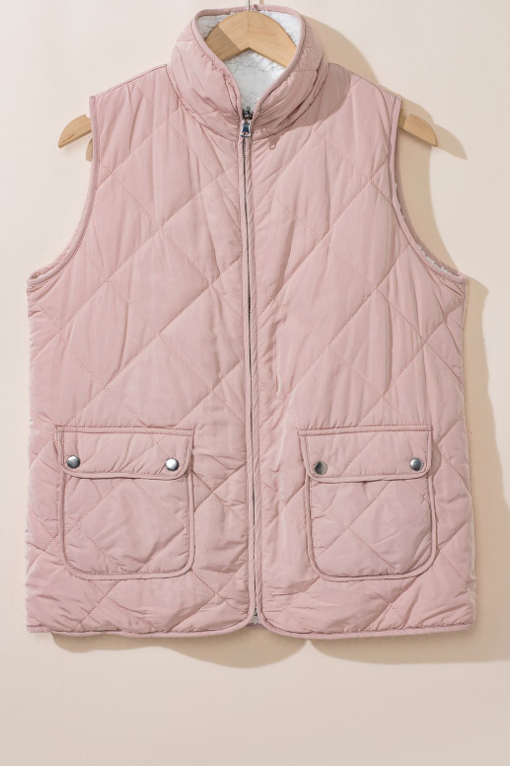 Women's - Cosy Fuzzy Zip-Up Vest Coat with Pockets - Warm and Stylish Outerwear