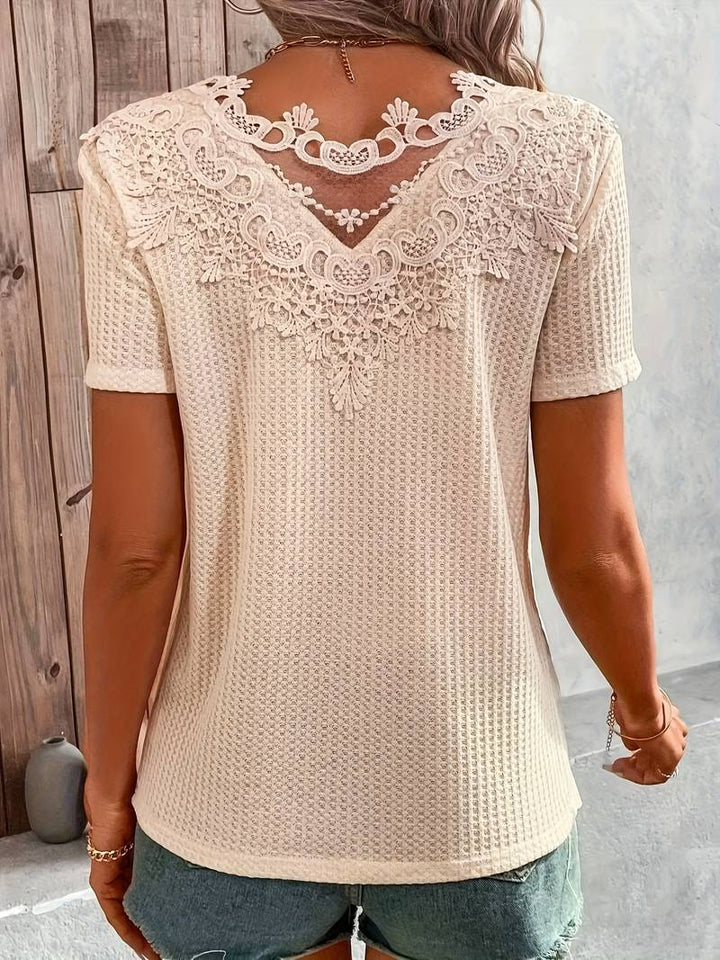 T-shirt with contrasting lace and round neckline