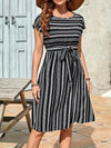 Short-sleeved dress, striped round neckline and belt