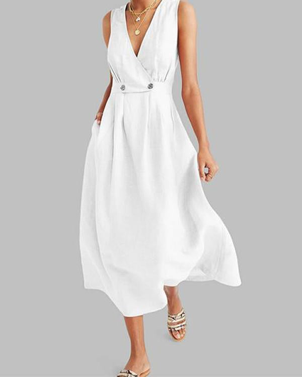 Pleated dress with V-neckline