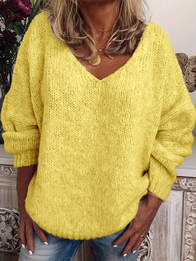 Oversized jumper with V-neckline