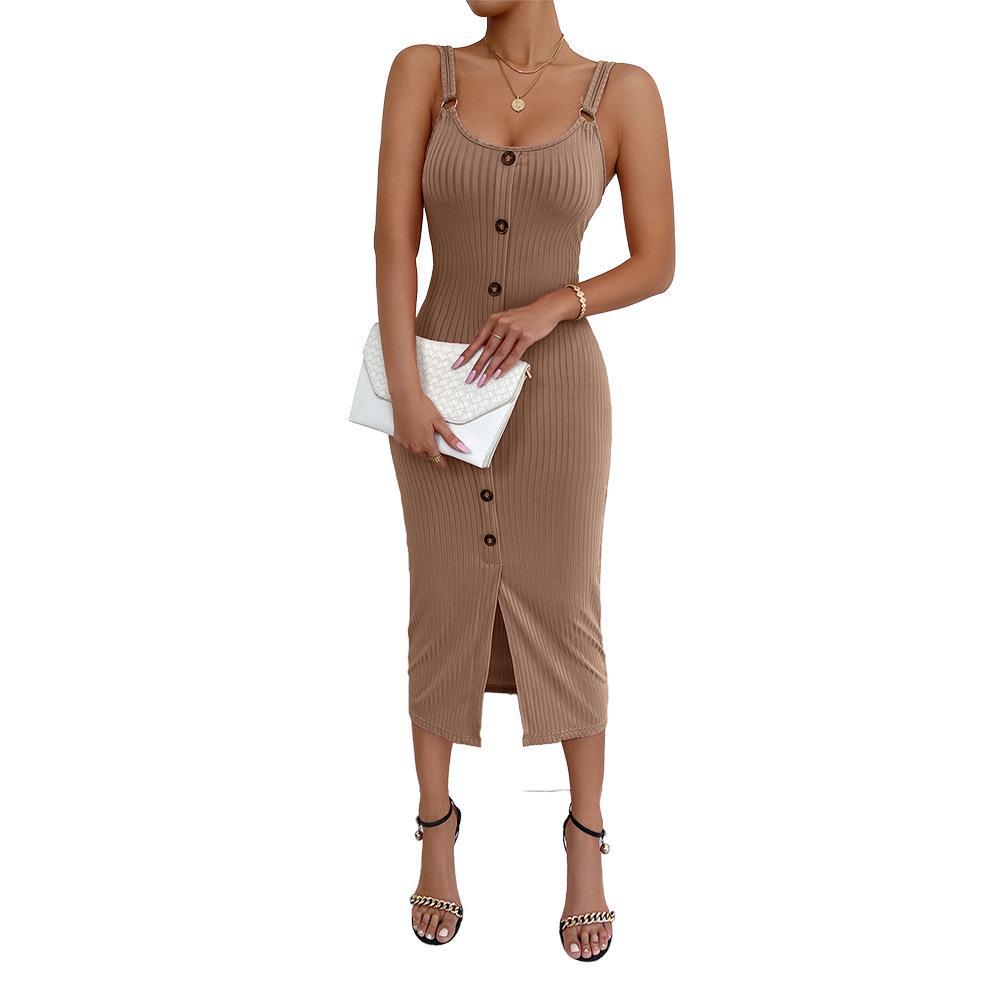 Vogue Slim-fit knitted dress with slit