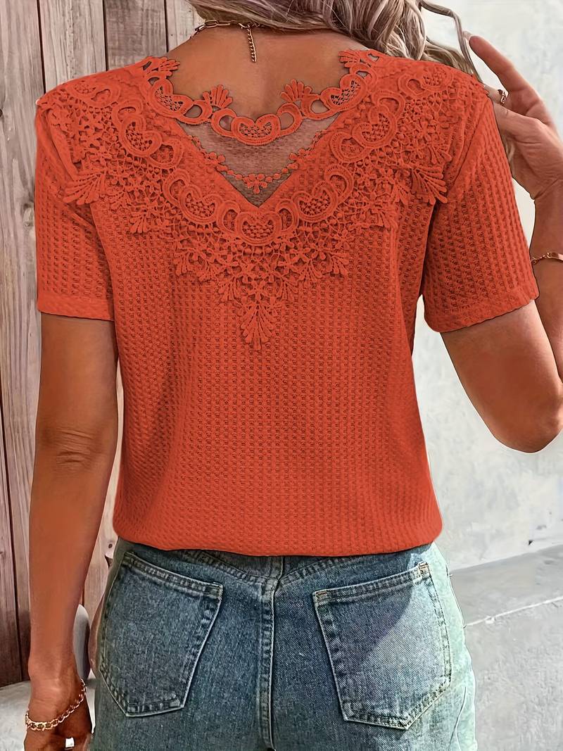 T-shirt with contrasting lace and round neckline