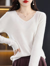 Ladies jumper with V-neck