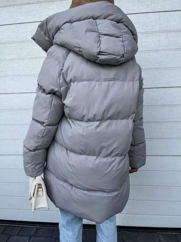 Thick and warm jacket with high neckline