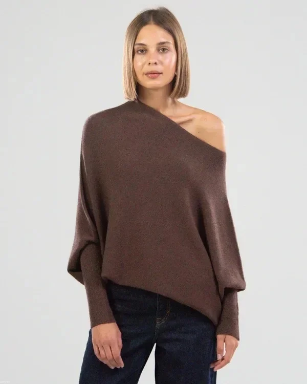 Elegant asymmetric jumper