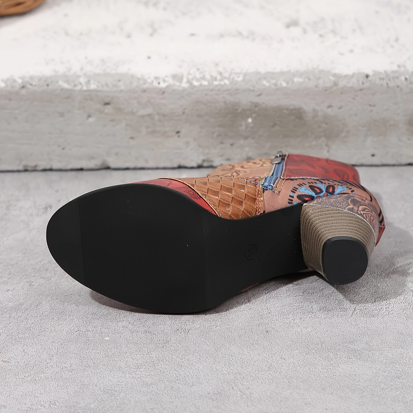Emma | Fashionable ankle boots with chunky heel and floral pattern