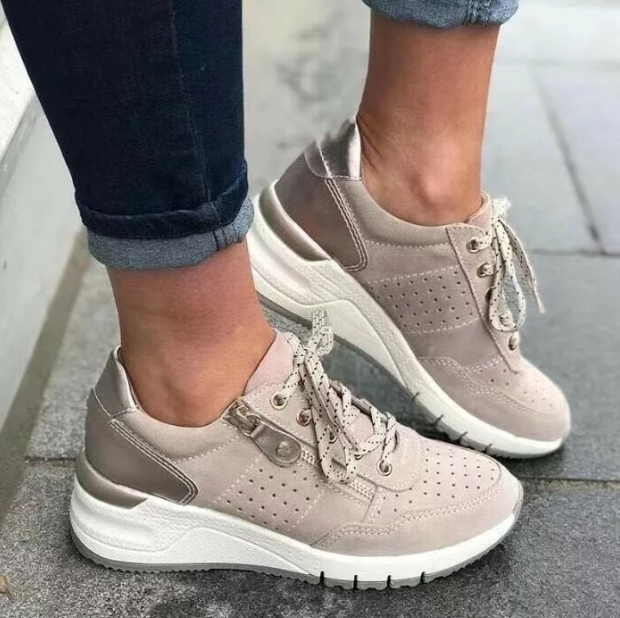 Evi | Smooth women's trainer with chunky heel
