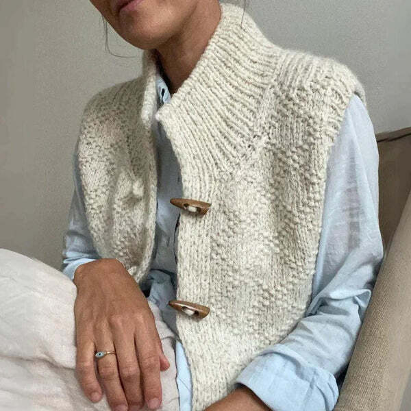 Women's - Sleeveless Knitted Vest - Wool Blend - Button-Up Cardigan - Perfect for Winter Layering