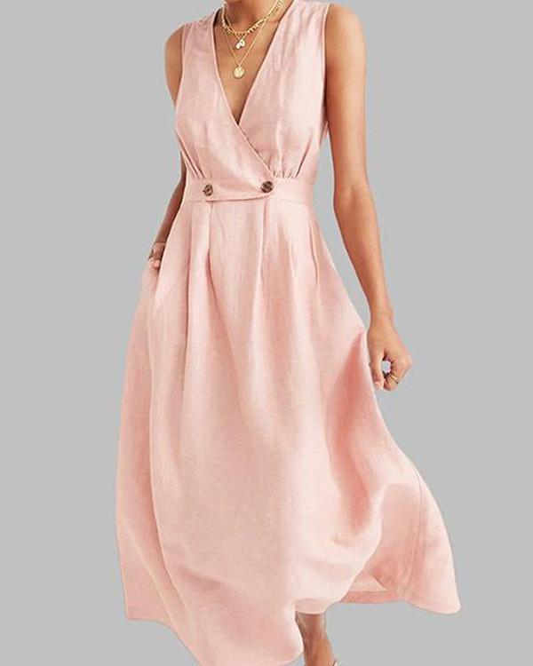 Pleated dress with V-neckline