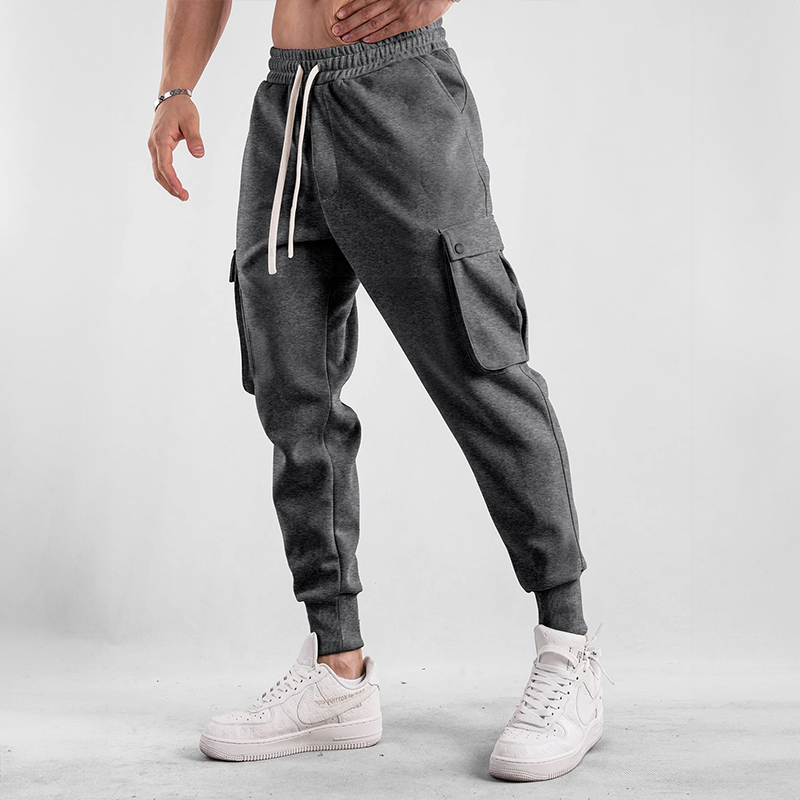 Dynamic sports trousers for men with elasticated waist and effortless comfort | Jens
