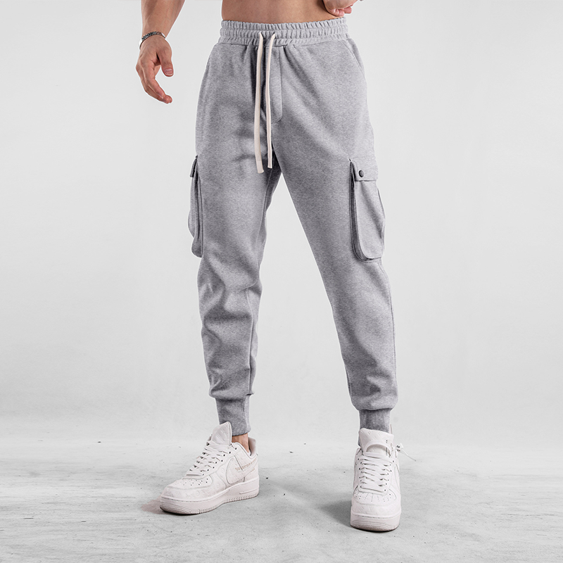 Dynamic sports trousers for men with elasticated waist and effortless comfort | Jens