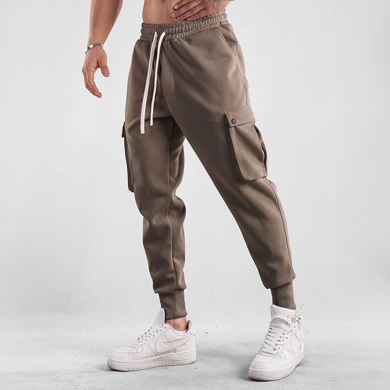 Dynamic sports trousers for men with elasticated waist and effortless comfort | Jens