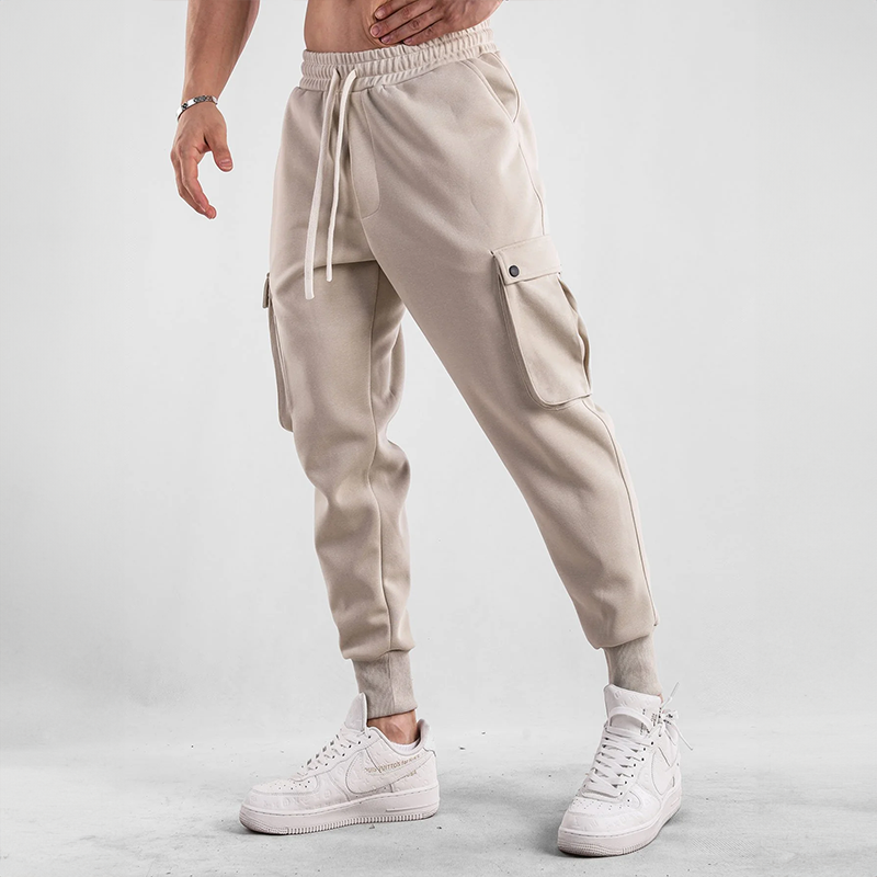 Dynamic sports trousers for men with elasticated waist and effortless comfort | Jens