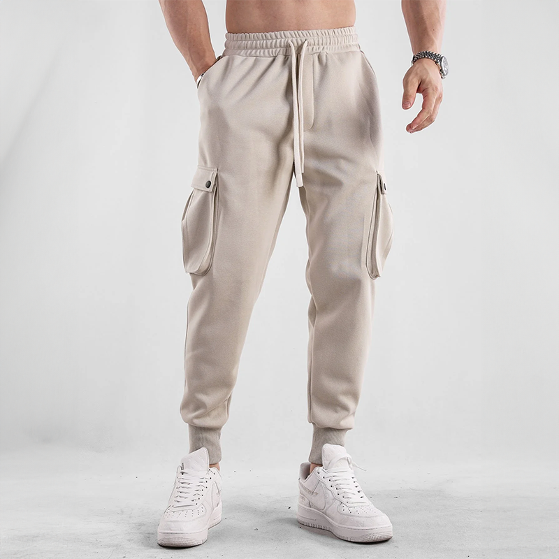 Dynamic sports trousers for men with elasticated waist and effortless comfort | Jens