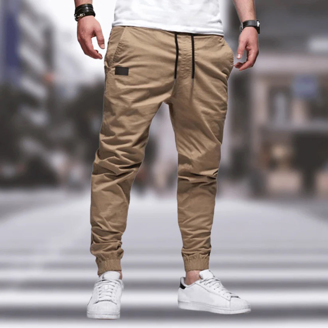 Versatile cargo trousers for men with modern functionality and comfort | Olivier