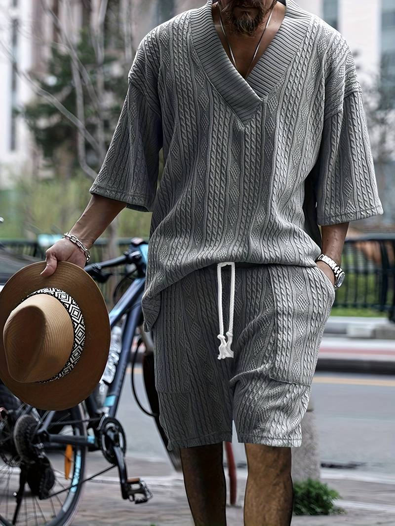 Soft knit V-neck shirt and comfortable shorts set for men with timeless stlye | Michiel