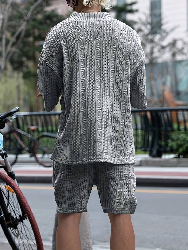Soft knit V-neck shirt and comfortable shorts set for men with timeless stlye | Michiel